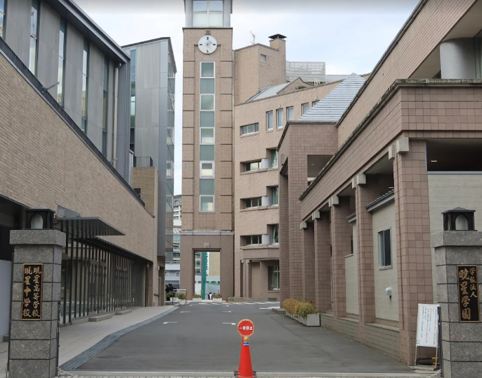 学校